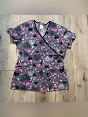 SB Scrubs Mock Wrap Top Breast Cancer Awareness Pink Ribbon Heart Print Size M